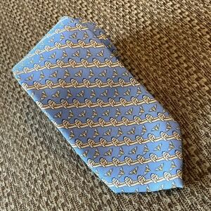 Vineyard Vines Custom Collection Men's Silk Tie Light Blue Flying Birds Bridges